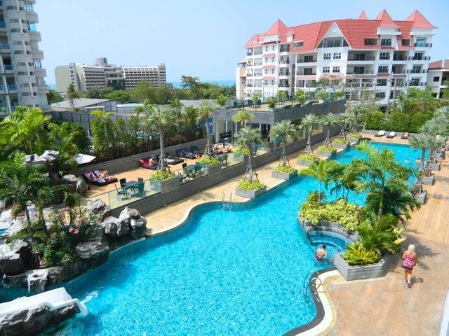 The Cliff Residence Condo Pattaya Room photo