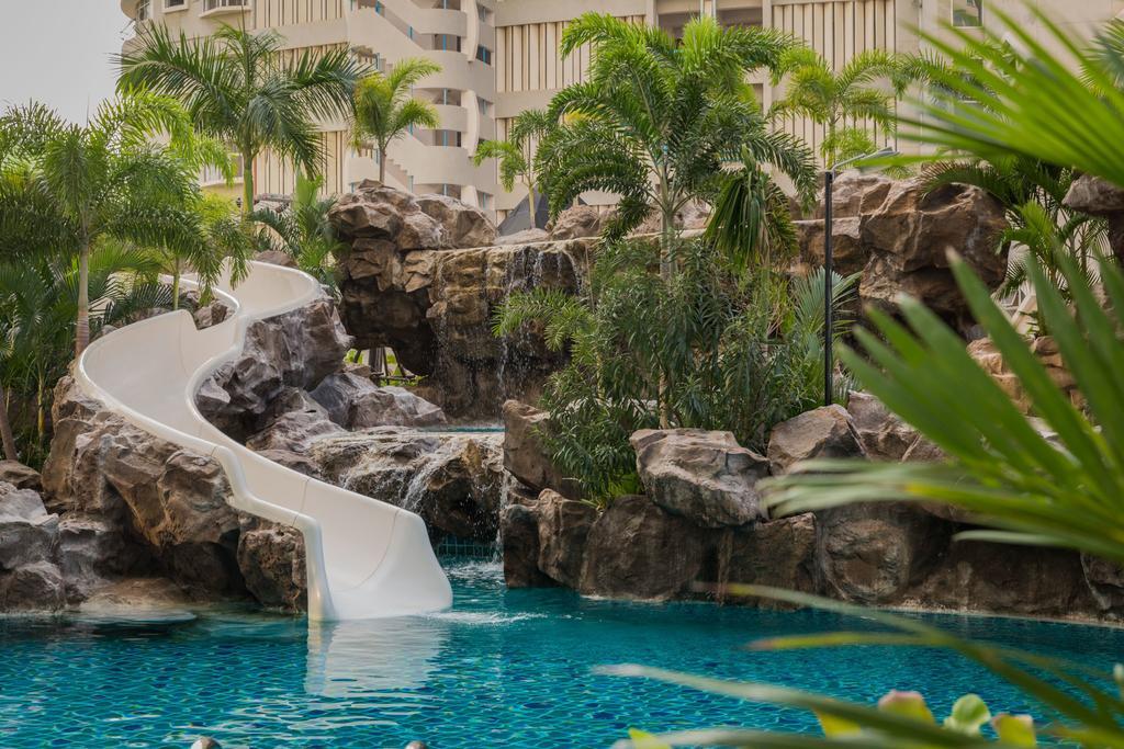 The Cliff Residence Condo Pattaya Exterior photo